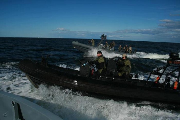 Đặc nhiệm SEAL của Hải quân Mỹ tập trận với đặc công Ba Lan